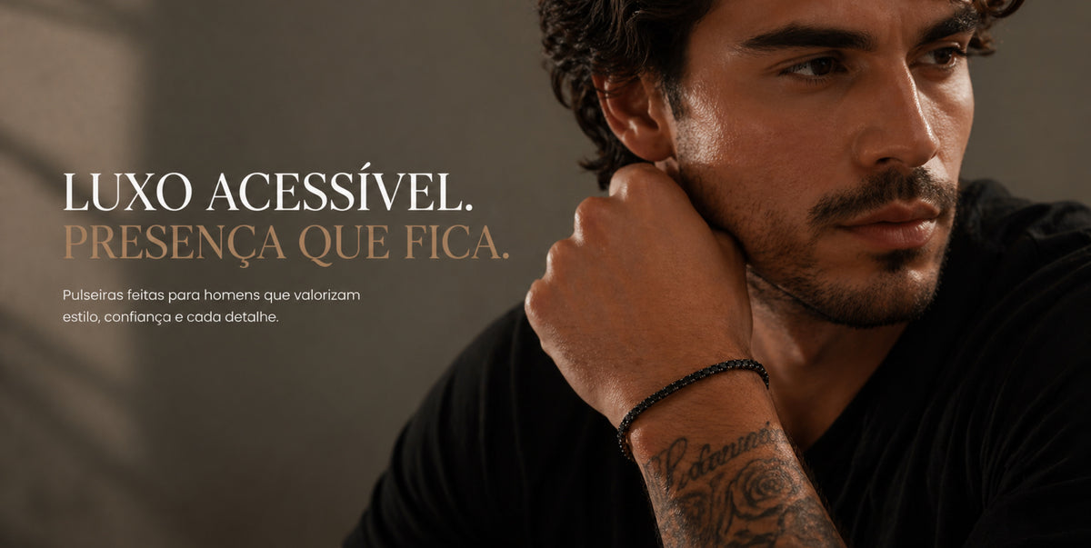 Homem usando pulseira masculina preta Vellario