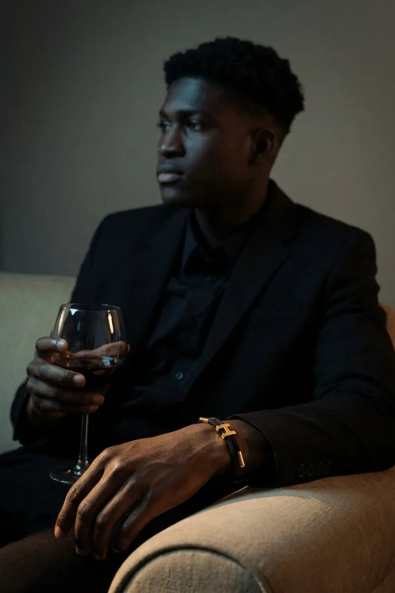 Pulseira masculina H'ills preta em composição social