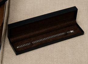 Pulseira Riviera Zircônia Midnight na caixa premium Vellario