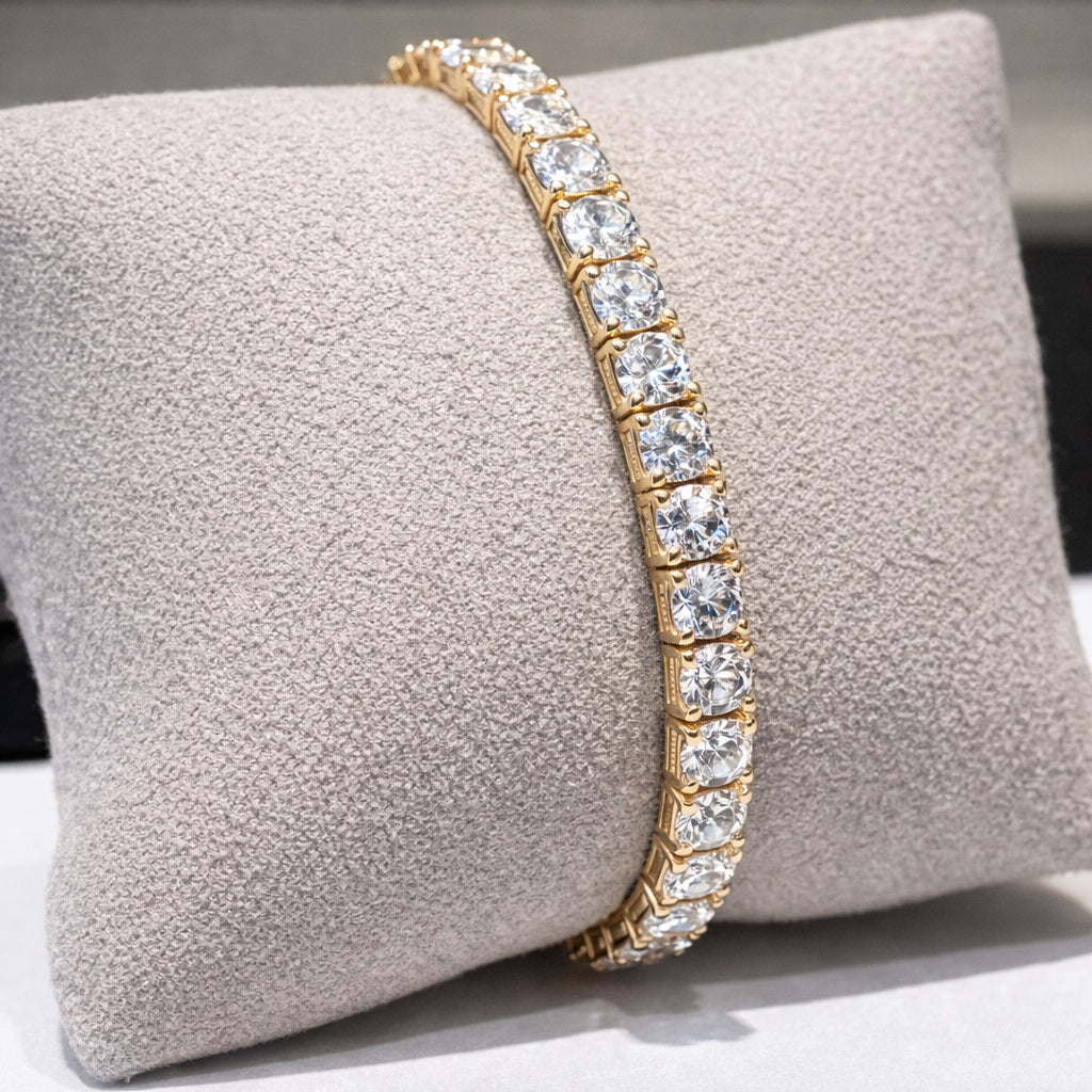 Detalhe da Pulseira Riviera Citrinos Amalfi sobre expositor de joias