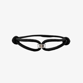 Pulseira masculina Milan preta ajustável com detalhe central prateado